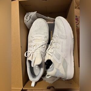 Under Armour Men's White Athletic Shoes